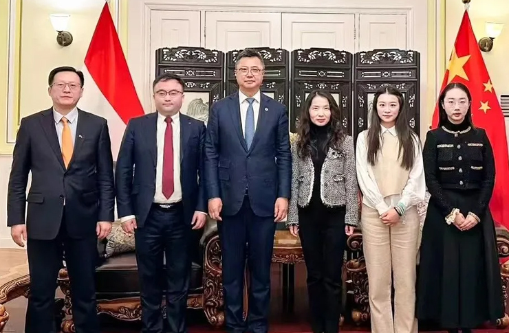 迅镭激光董事长拜会匈牙利国家议会副主席欧拉·劳约什、中国驻匈