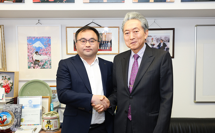 迅镭激光董事长拜访日本前首相鸠山由纪夫