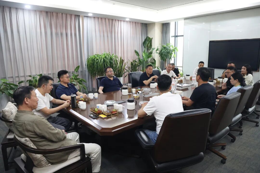 全墨西哥华人华侨总会耶天慧会长再度到访迅镭激光续写合作新篇章(图4)
