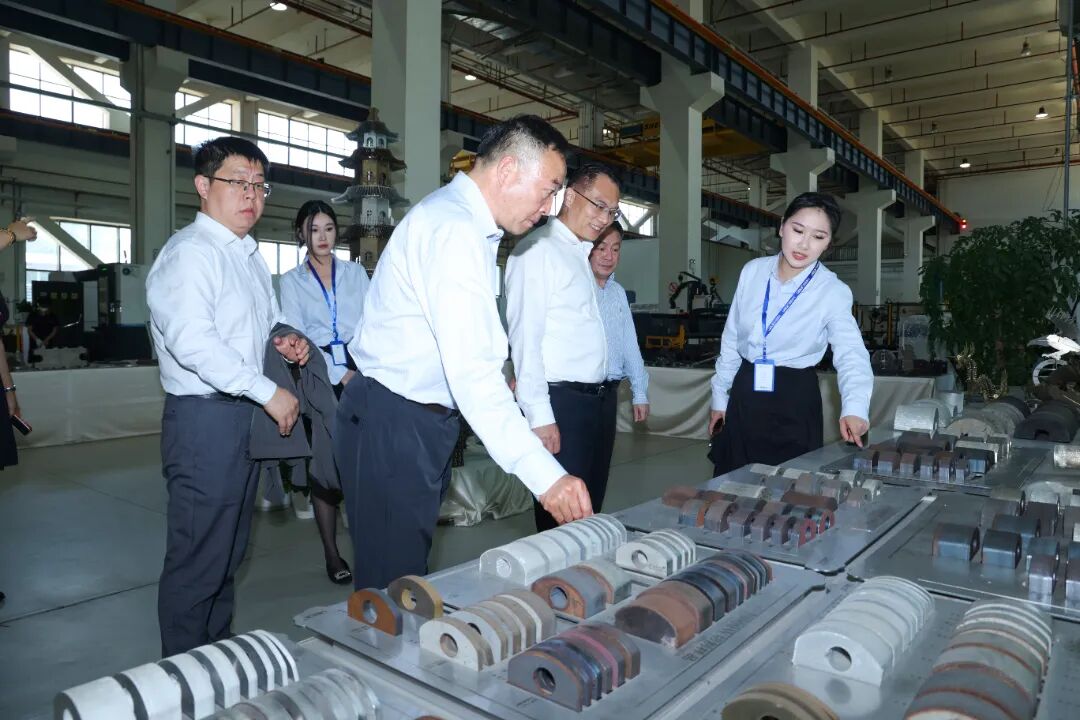 江苏师范大学党委书记芮国强一行到访迅镭激光参观交流(图5)